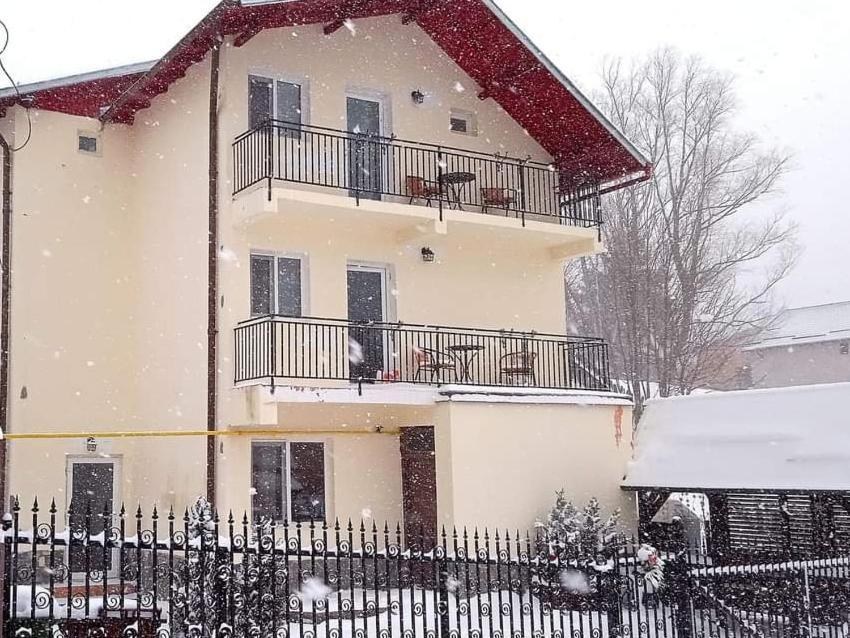 Hotel Casa Zura Buşteni Esterno foto