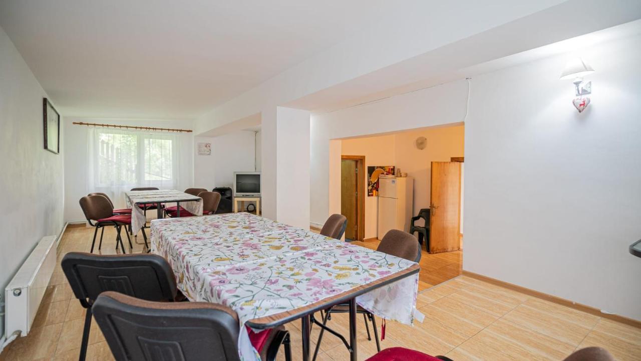 Hotel Casa Zura Buşteni Esterno foto