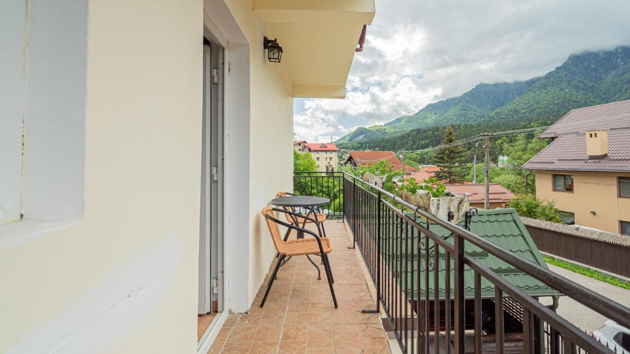 Hotel Casa Zura Buşteni Esterno foto
