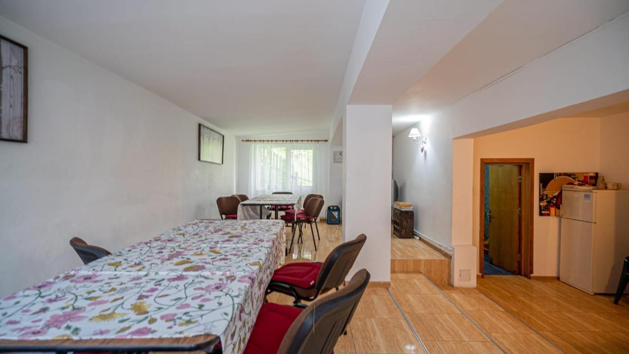 Hotel Casa Zura Buşteni Esterno foto